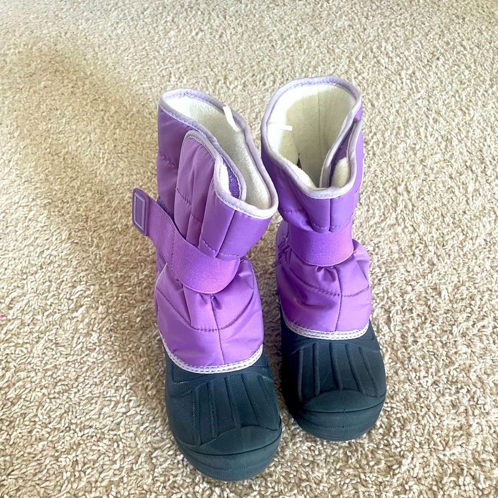 Cat and Jack Snow boots size 2
